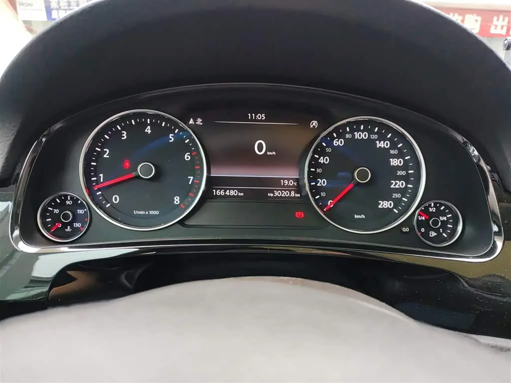 Volkswagen Touareg 2018 — Şəkil 5/20