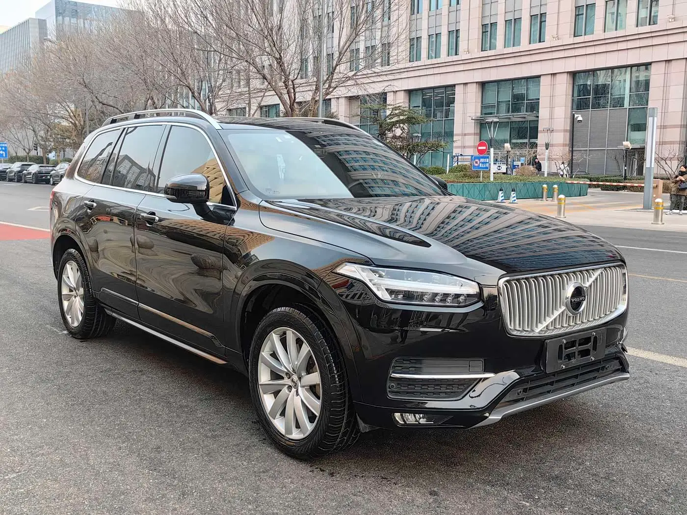 Volvo XC90 2018 — Фото 8/20