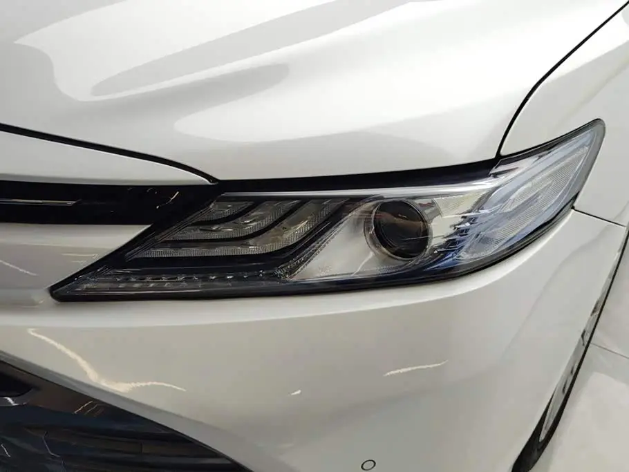 Toyota Camry 2019 — Фото 5/16