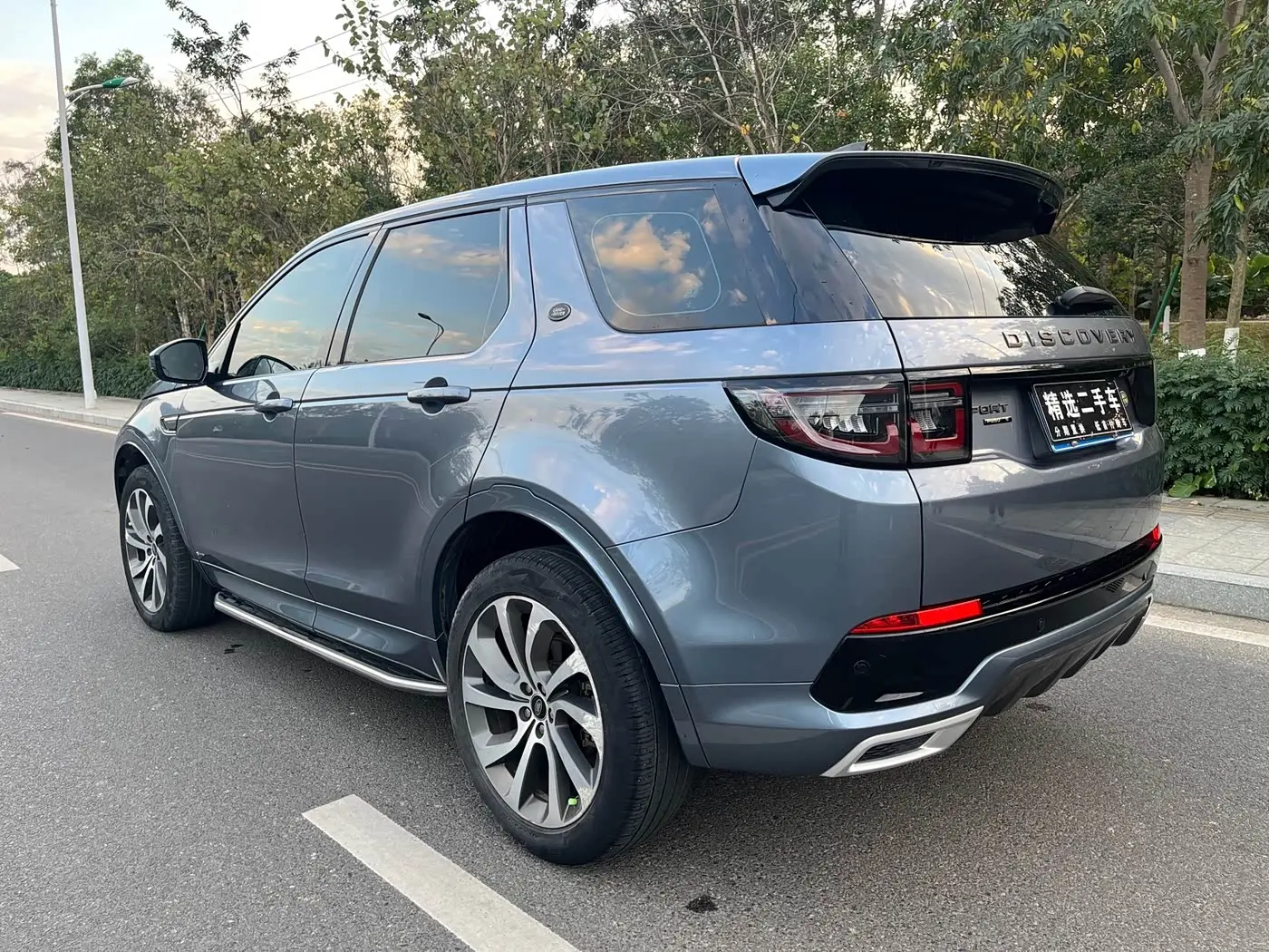 Land Rover Discovery Sport 2021 — Фото 17/18