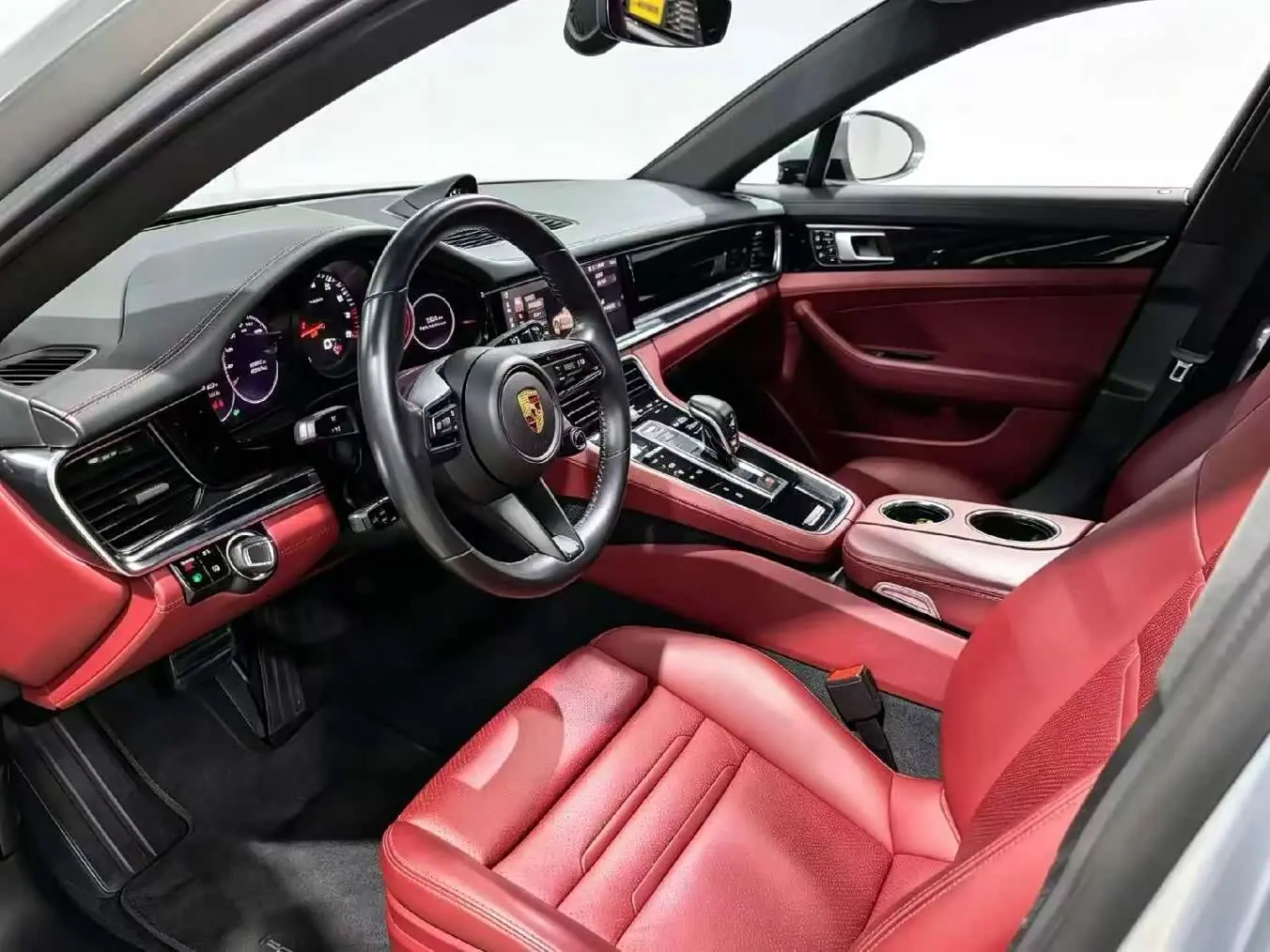 Porsche Panamera 2022 — Photo 3/9