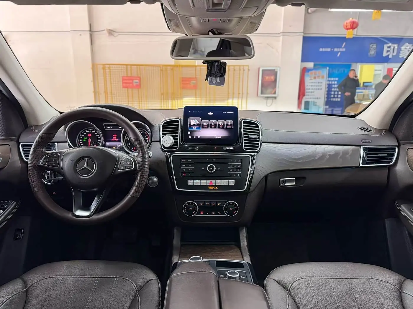 Mercedes-Benz GLE 2017 — Photo 5/16