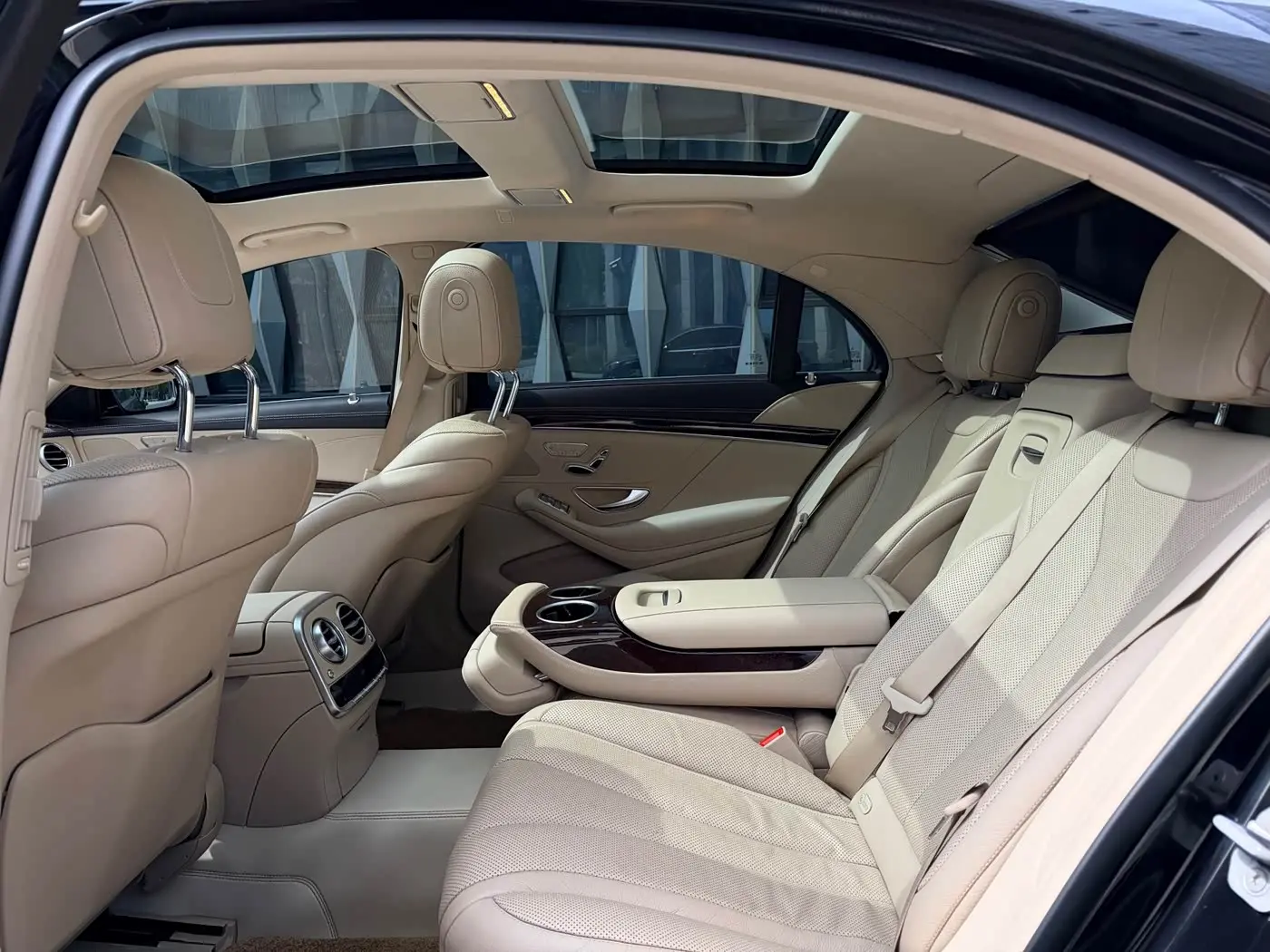 Mercedes-Benz S-Class 2018 — Photo 13/20