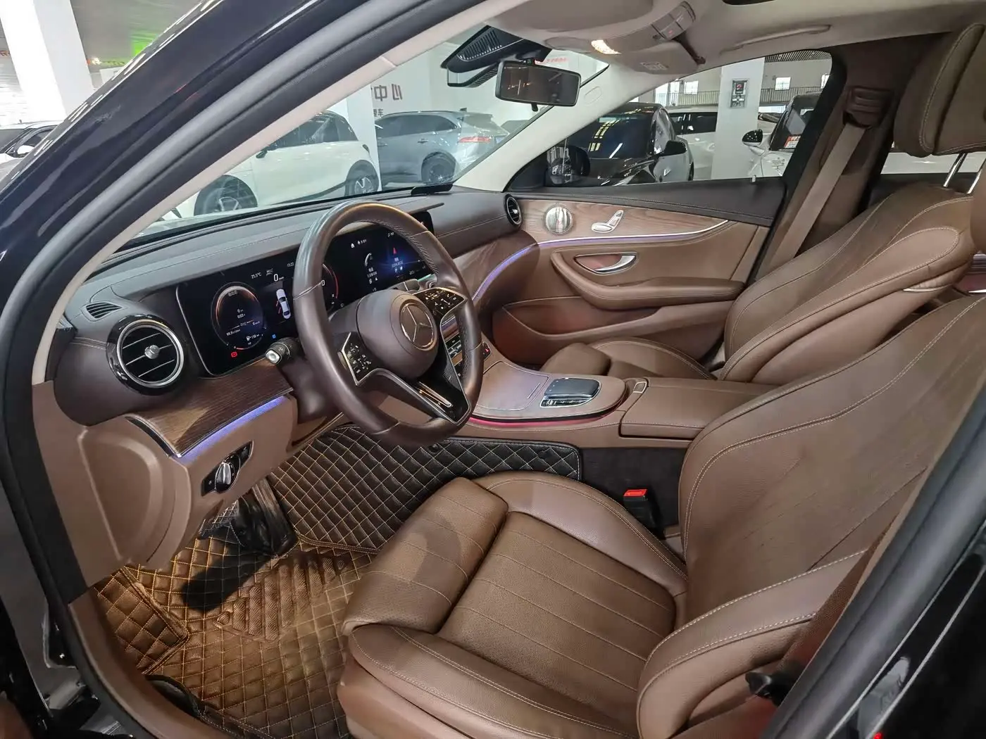 Mercedes-Benz E-Class 2022 — Photo 16/20