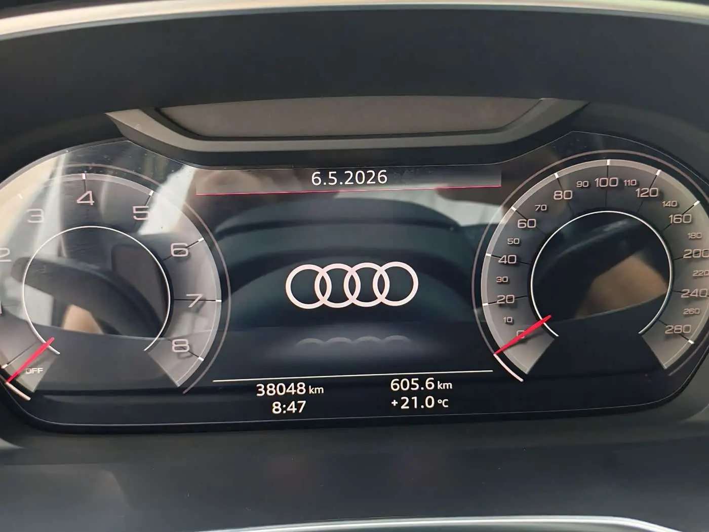 Audi Q3 2022 — ფოტო 13/18