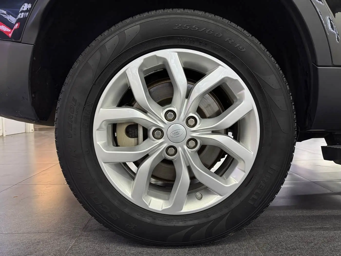 Land Rover Discovery 2020 — Photo 15/15