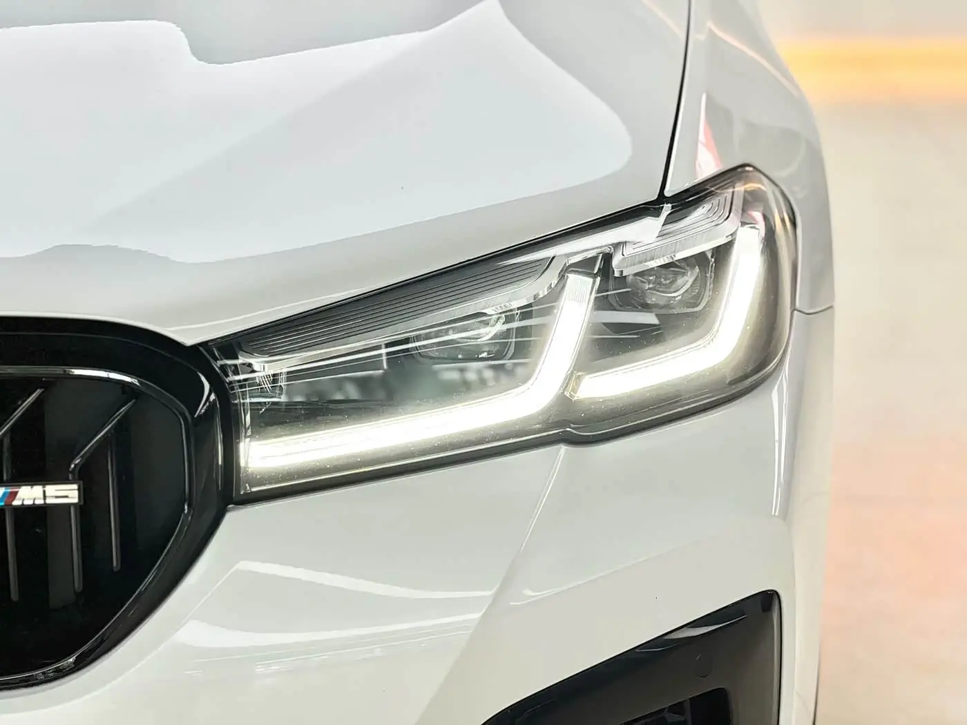 BMW 5 Series 2021 — Photo 18/20