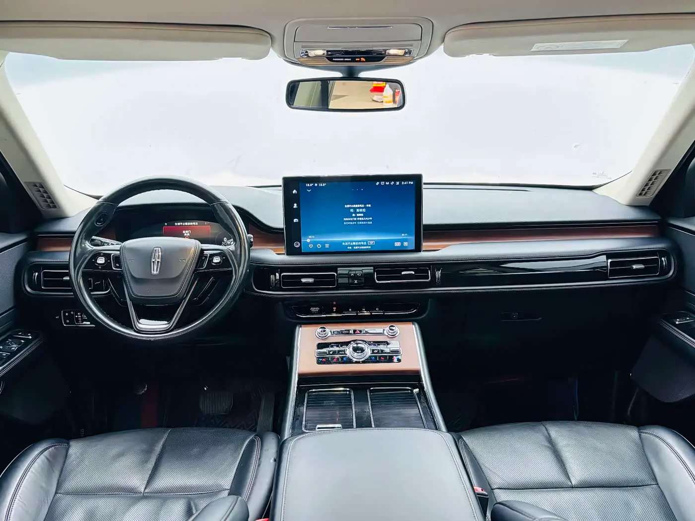 Lincoln Aviator 2022 — Şəkil 18/19