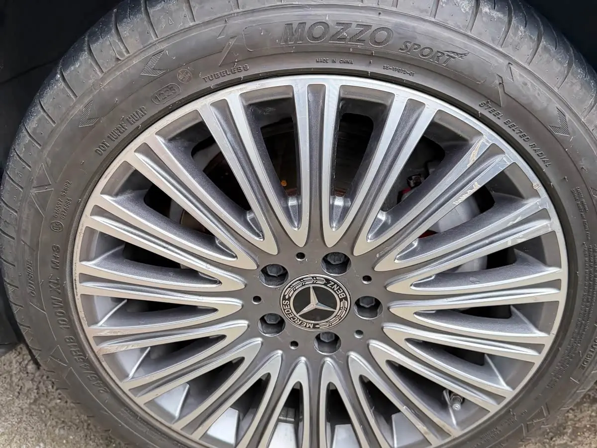 Mercedes-Benz E-Class 2021 — Photo 11/15