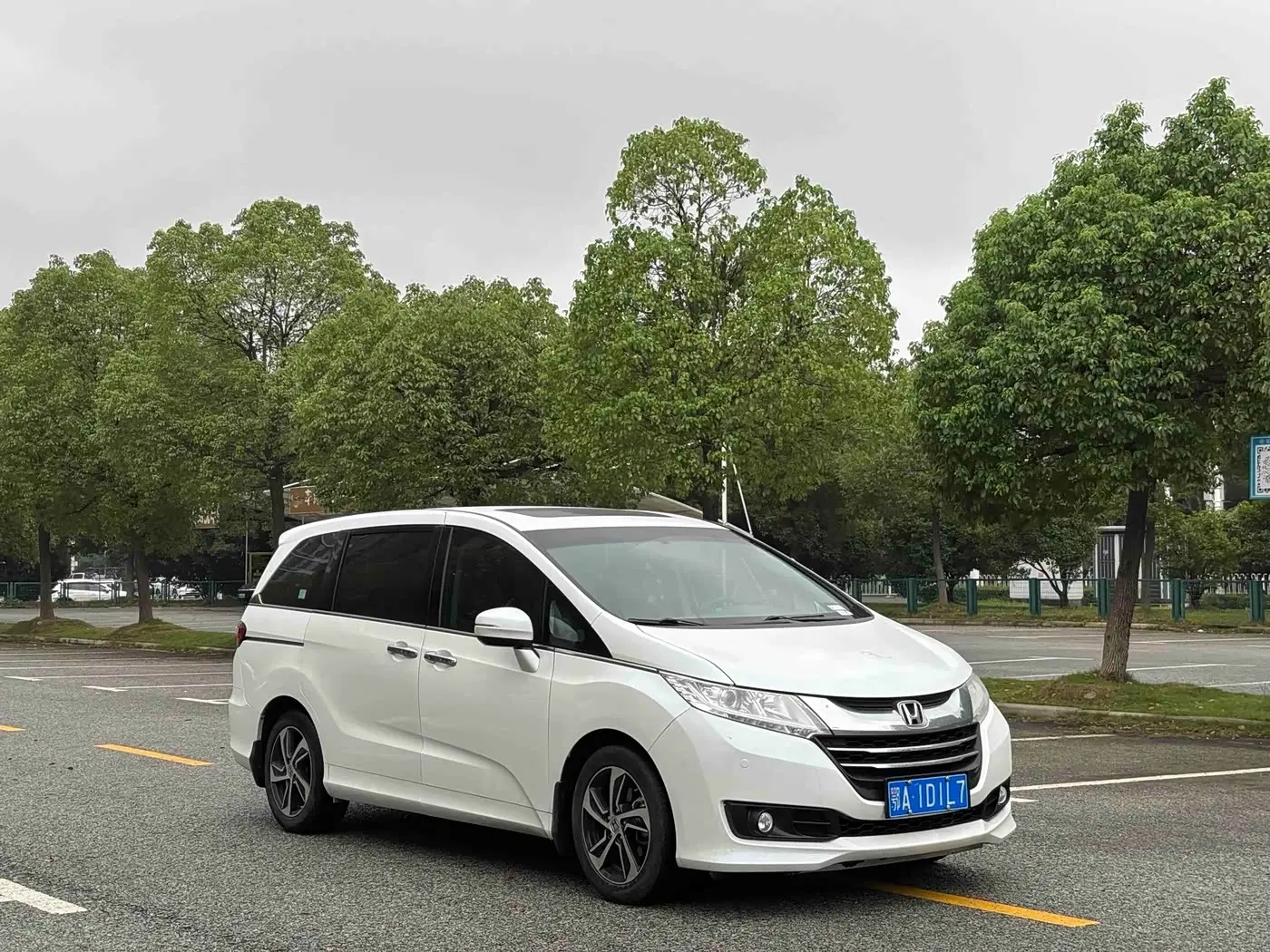 Honda Odyssey 2017 — Фото 3/13