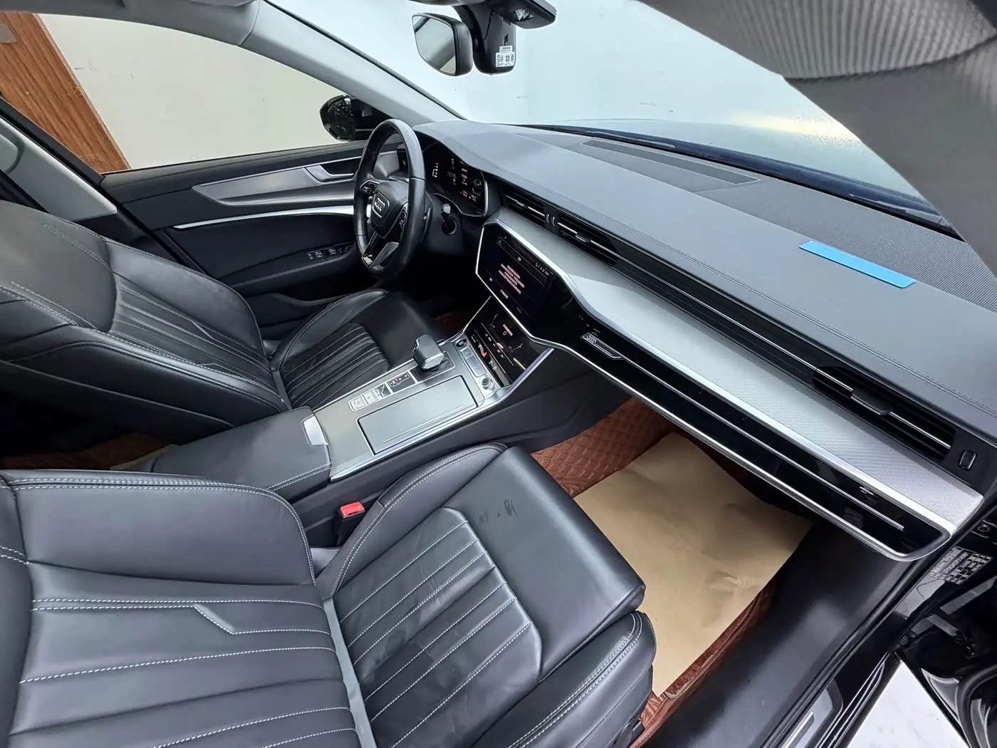 Audi A6L 2023 — Photo 11/17