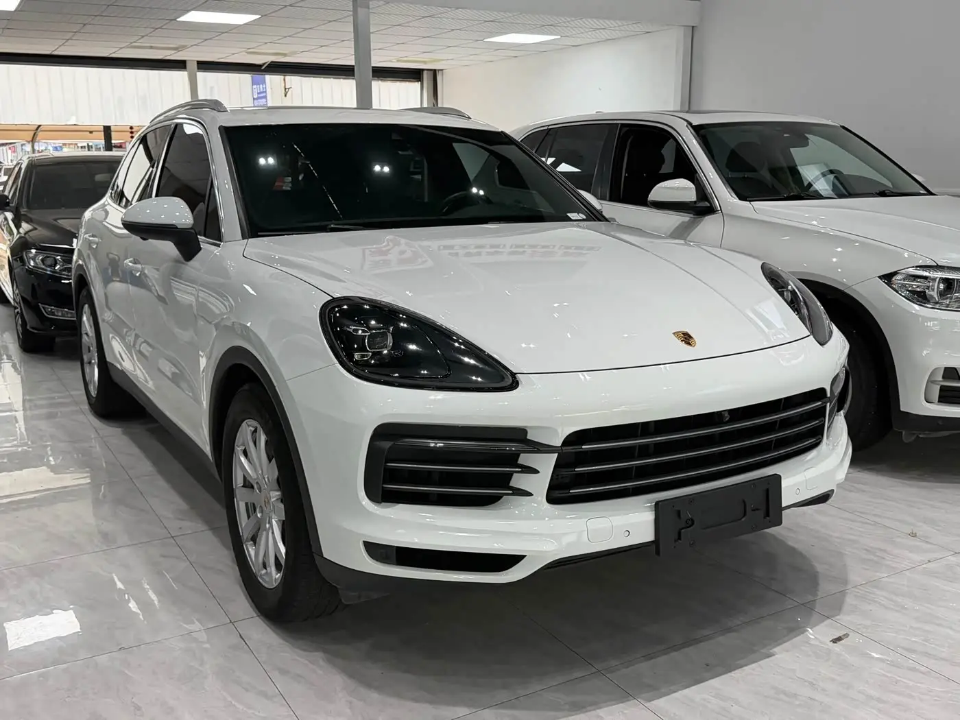 Porsche Cayenne 2018 — Photo 3/17