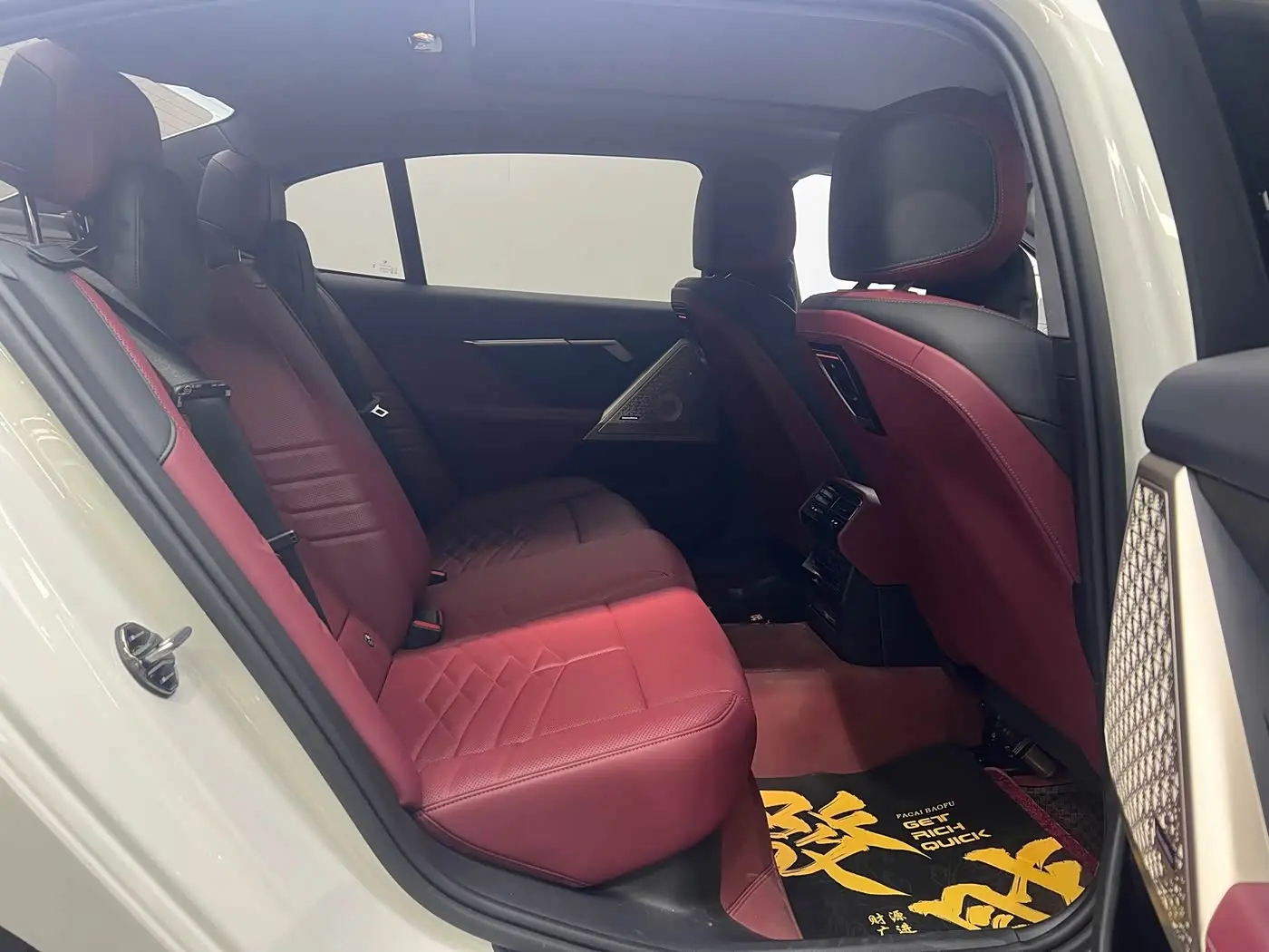 BMW 5 Series 2025 — Photo 13/18