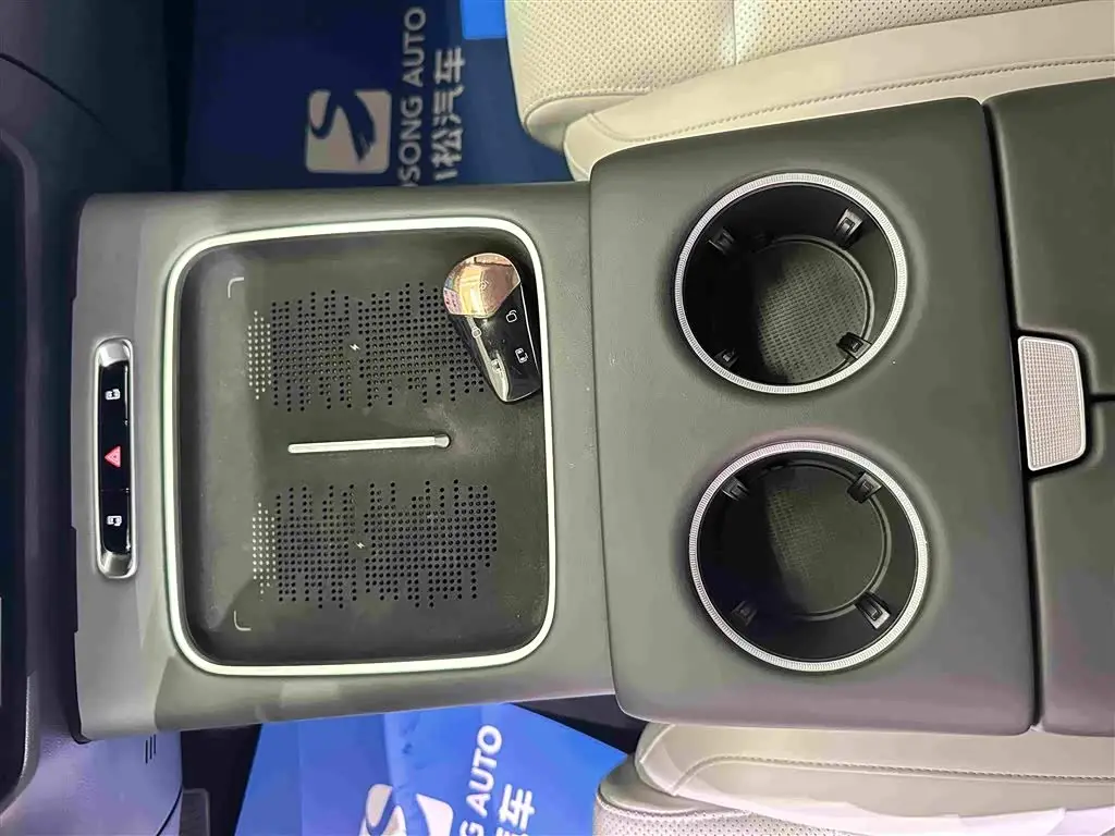 Voyah Auto Voyah Dreamer 2024 — Photo 12/19