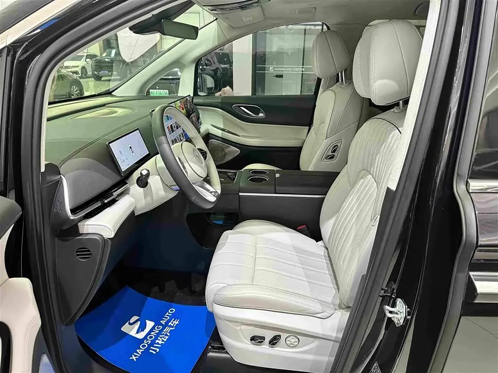 Voyah Auto Voyah Dreamer 2024 — Photo 7/19