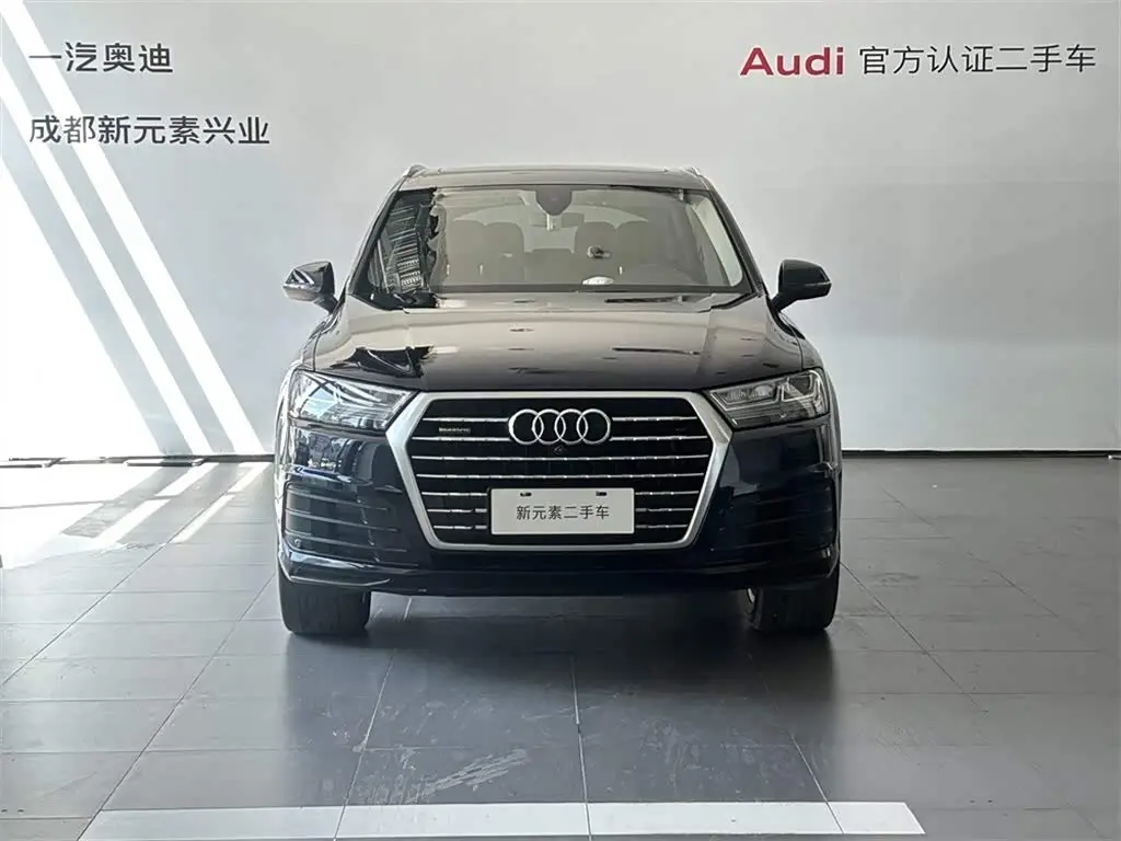 Audi Q7 2018 — Photo 2/13