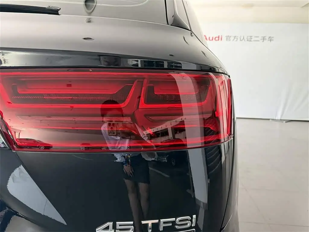 Audi Q7 2018 — Photo 12/13