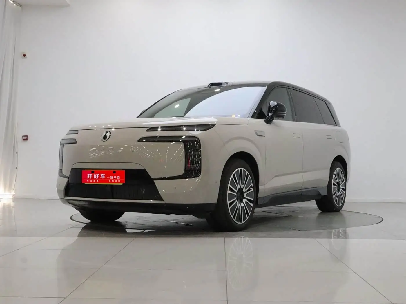 Denza N8L, 2025