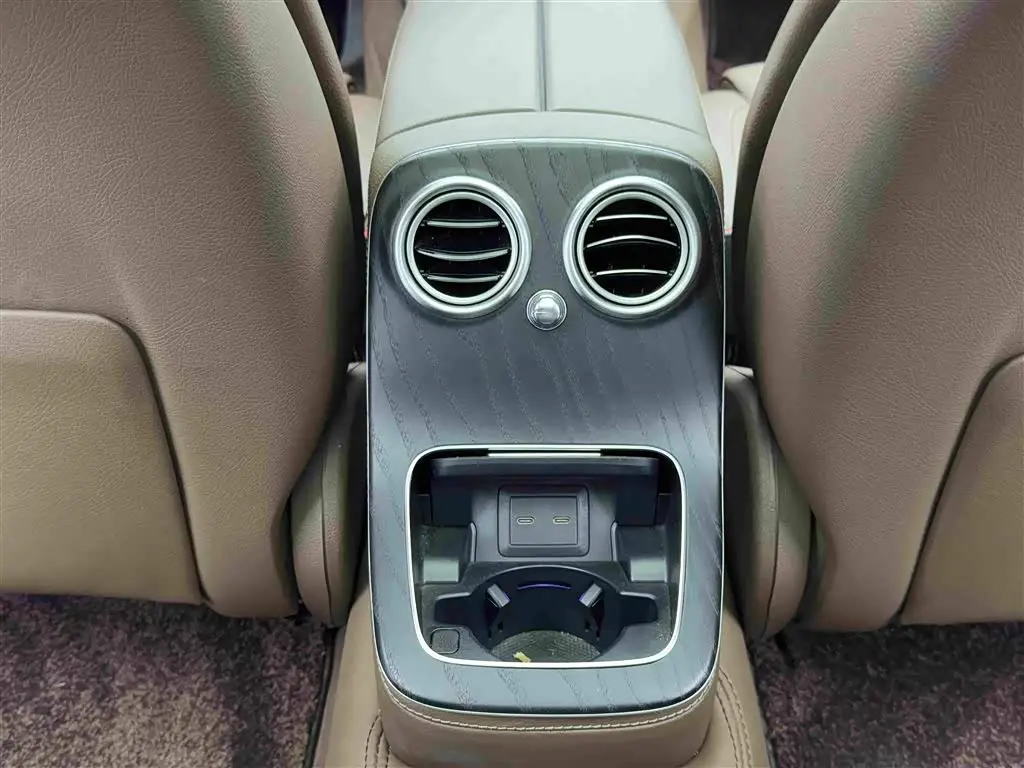 Mercedes-Benz E-Class New Energy 2022 — Photo 12/18