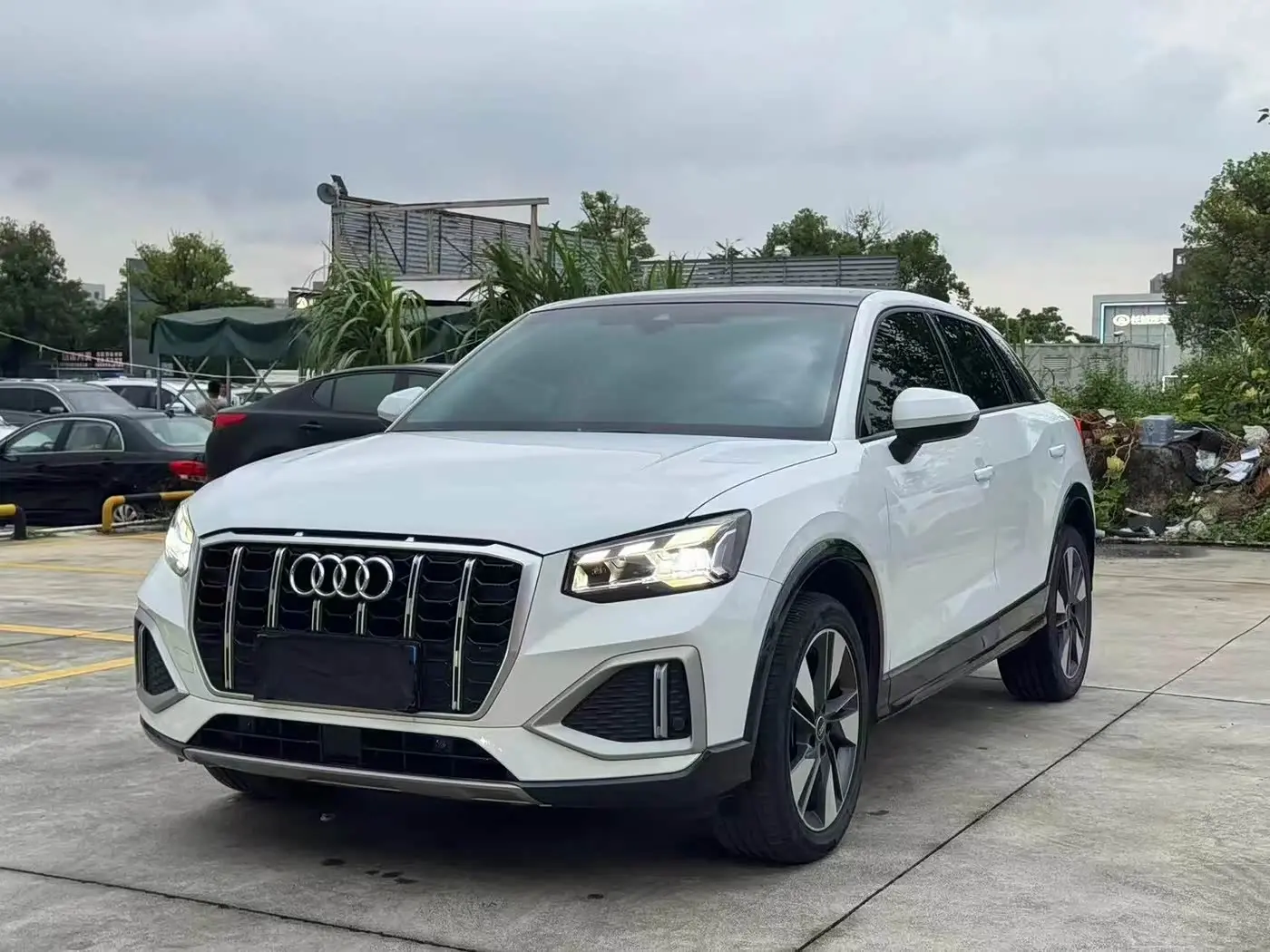 Audi Q2L 2022 — Photo 2/9