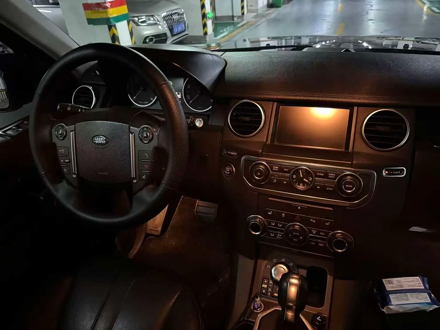 Land Rover Discovery 2012 — Şəkil 18/19