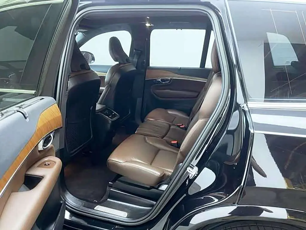 Volvo XC90 2022 — Şəkil 8/15