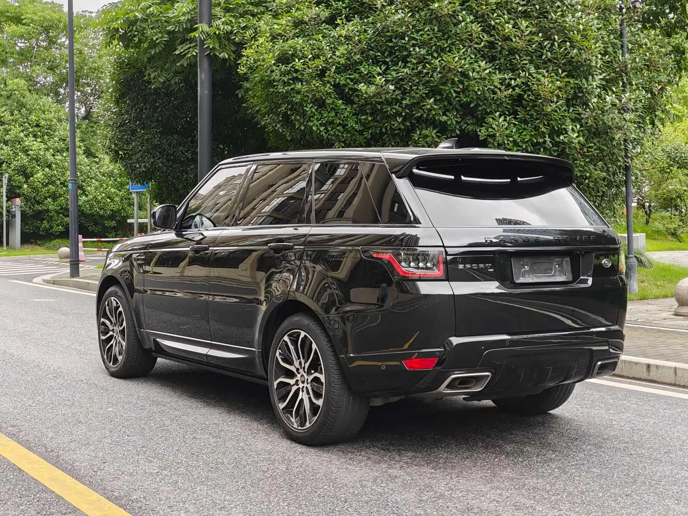 Land Rover Range Rover Sport 2022 — Photo 4/18