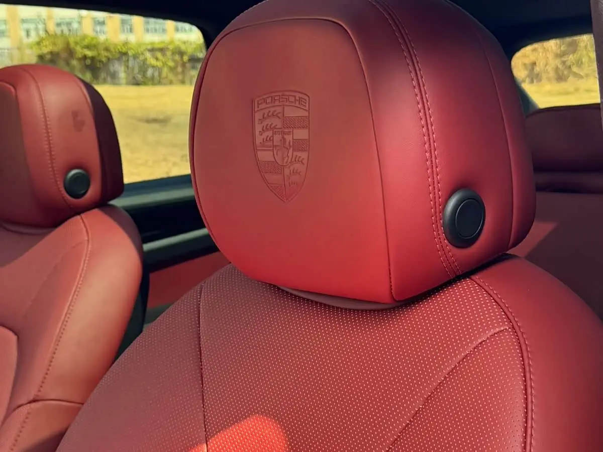 Porsche Cayenne 2018 — Photo 8/10