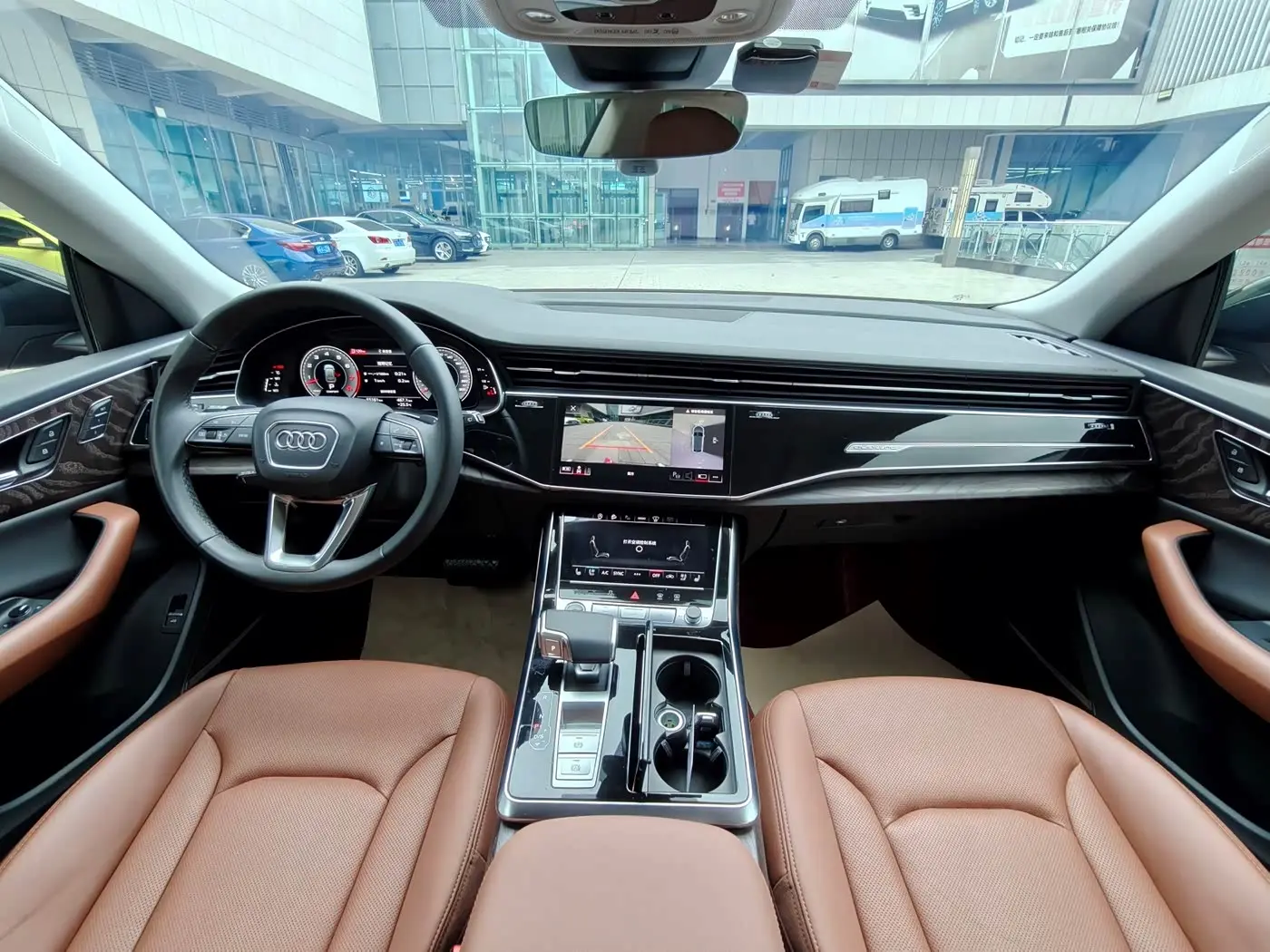 Audi Q8 2023 — Photo 13/20
