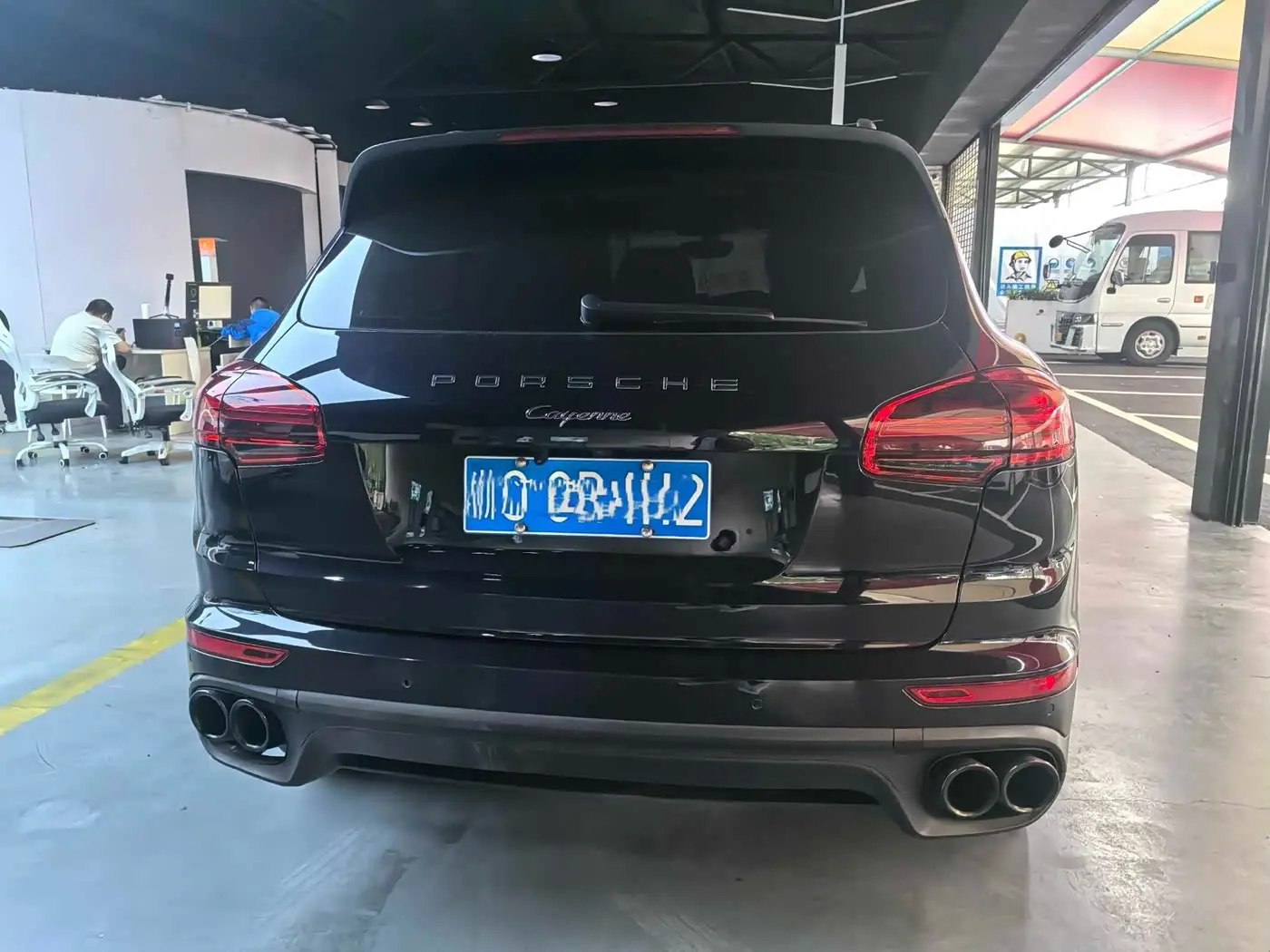 Porsche Cayenne 2016 — Şəkil 8/9