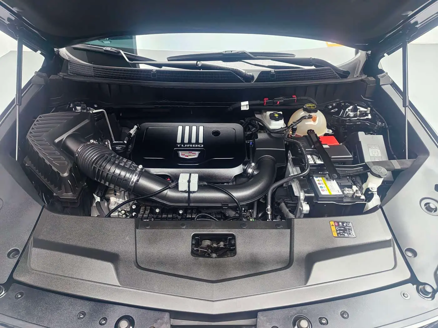 Cadillac XT5 2025 — Photo 5/16