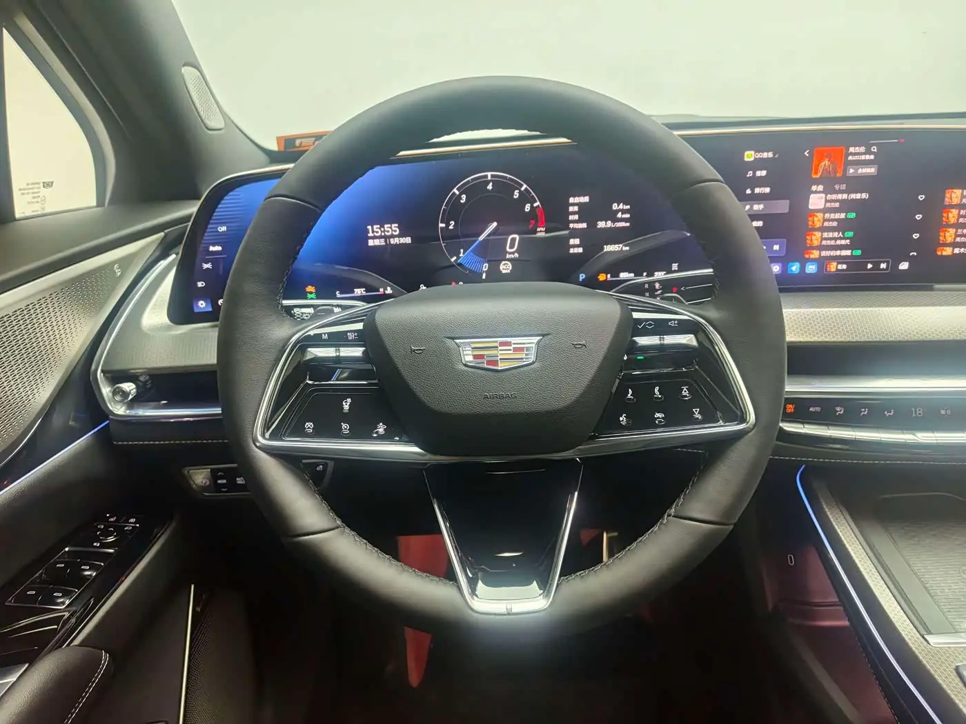 Cadillac XT5 2025 — Photo 13/16