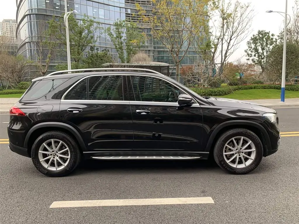 Mercedes-Benz GLE 2021 — Photo 9/20
