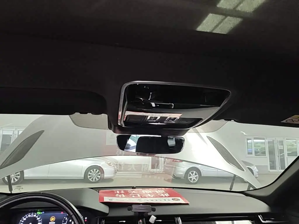 Land Rover Range Rover Velar 2021 — Photo 18/20