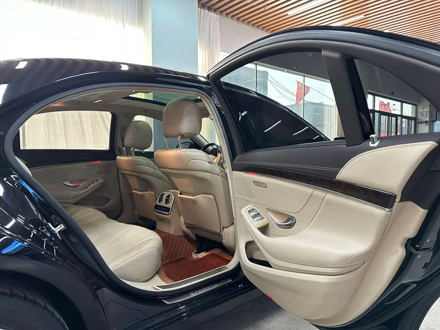 Mercedes-Benz S-Class 2014 — Photo 10/18