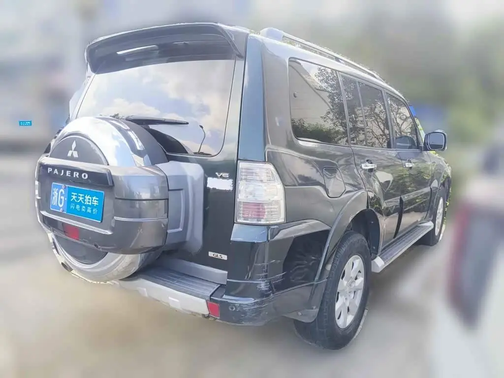 Mitsubishi Pajero 2016 — Şəkil 5/15