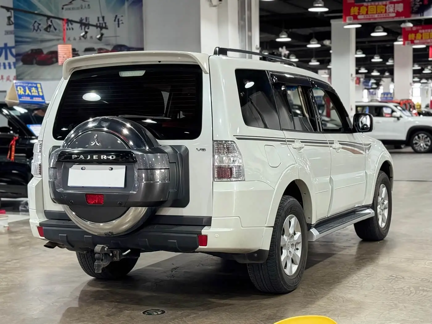 Mitsubishi Pajero 2018 — Фото 5/9