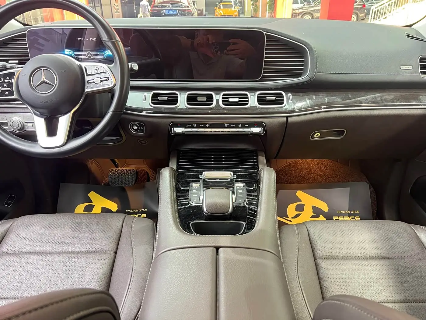 Mercedes-Benz GLE 2023 — Фото 11/17