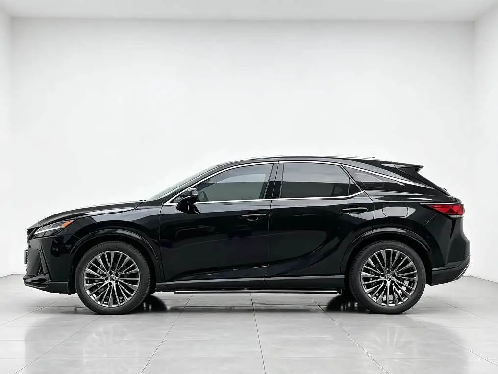 Lexus RX 2025 — Photo 3/9