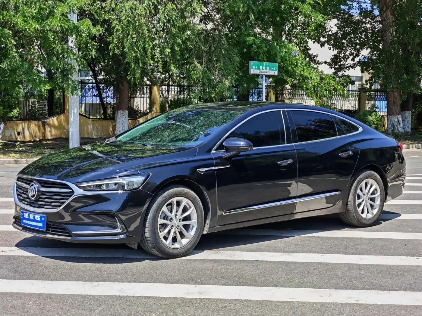 Buick LaCrosse 2022 — Фото 1/13