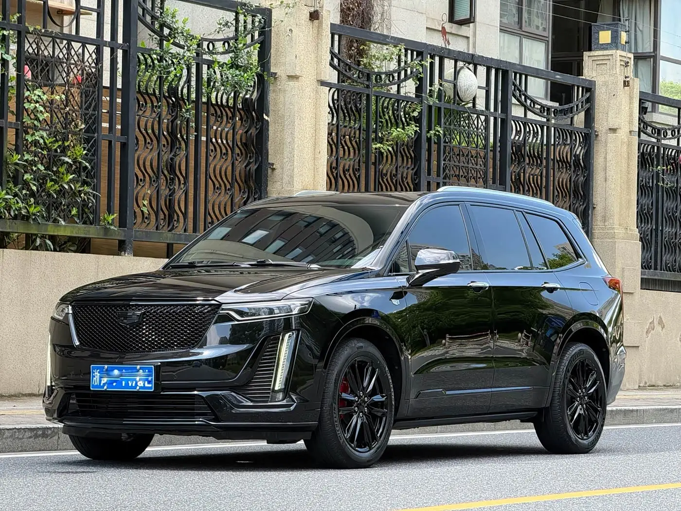 Cadillac XT6 2023 — Фото 1/20
