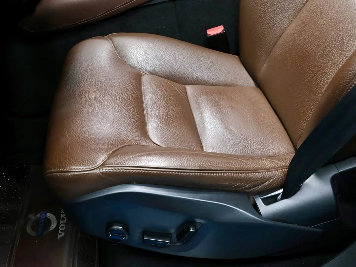 Volvo XC90 2020 — Фото 18/20