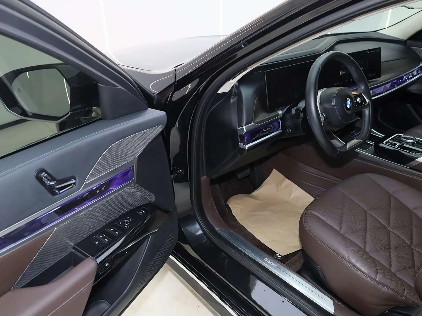 BMW 7 Series 2024 — Photo 9/15