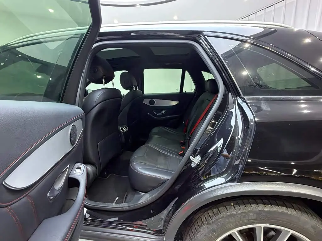 Mercedes-Benz GLC AMG 2018 — Photo 11/16