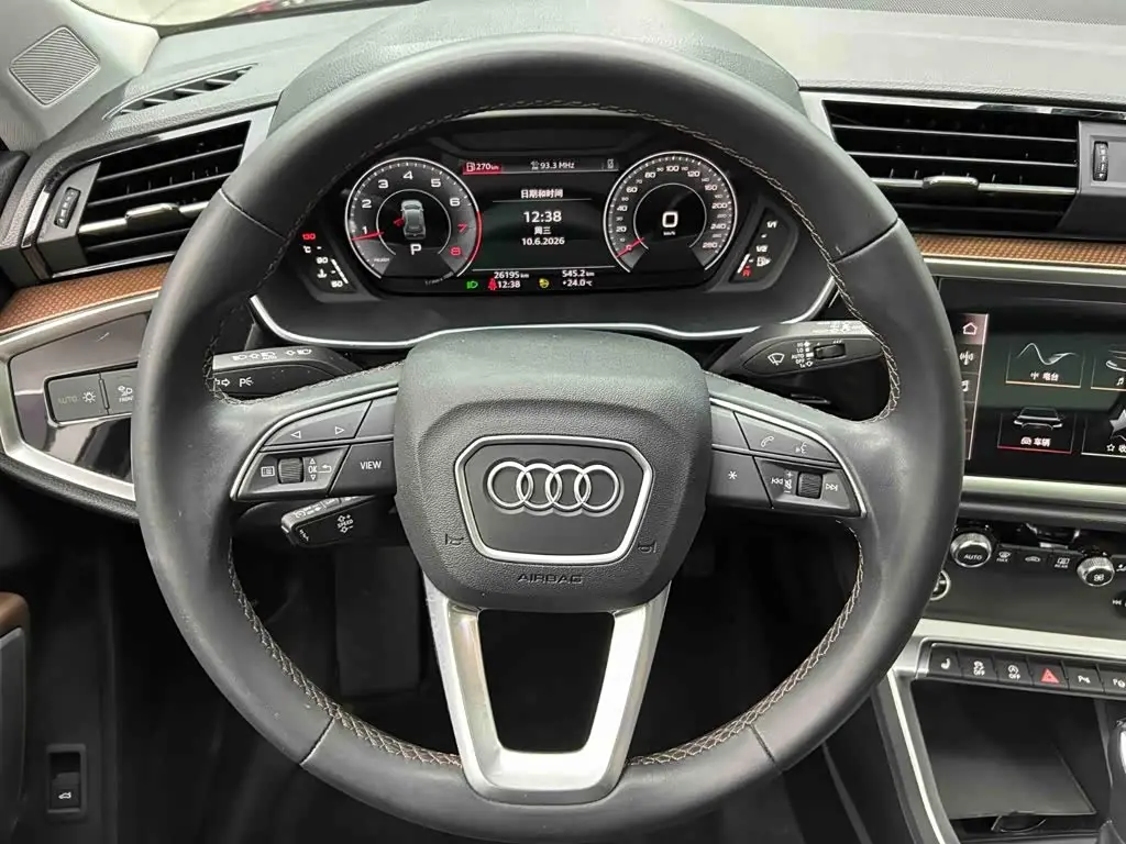 Audi Q3 2022 — Фото 8/20