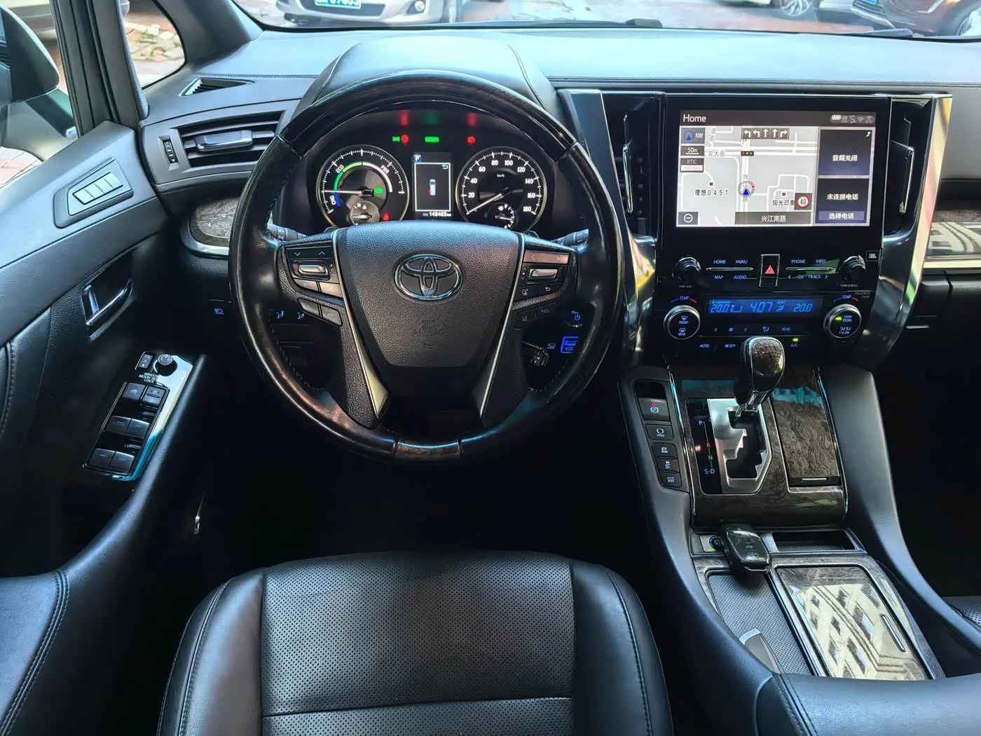 Toyota Vellfire 2022 — Photo 9/12