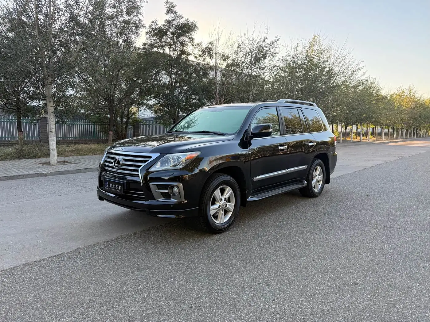 Lexus LX, 2013
