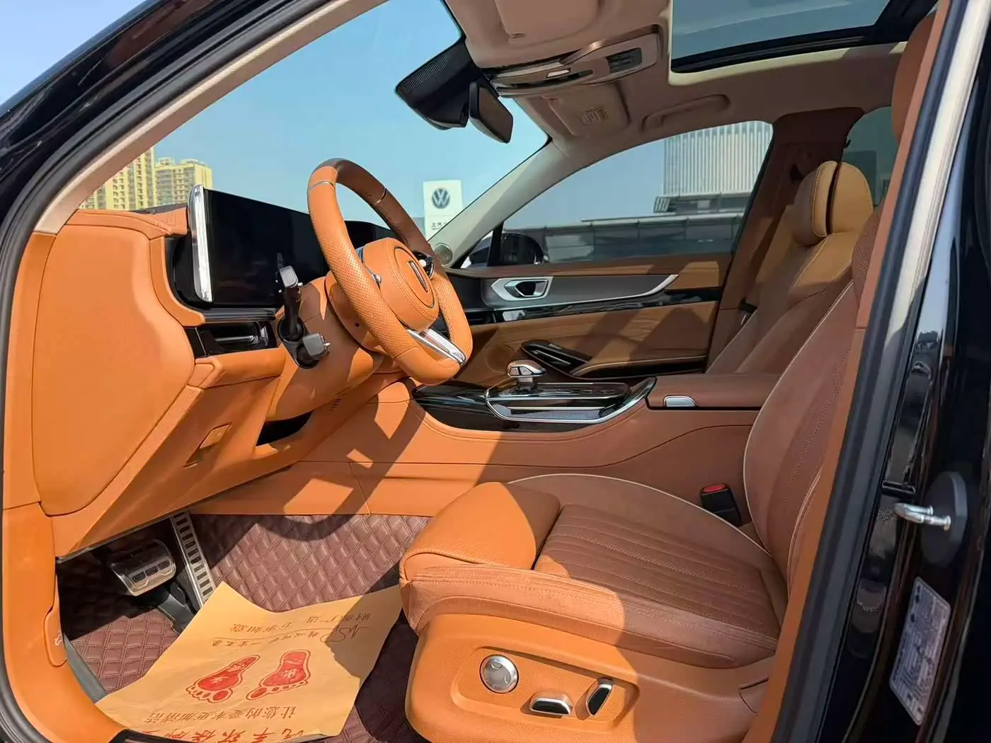 Hongqi H9 2025 — Photo 4/11