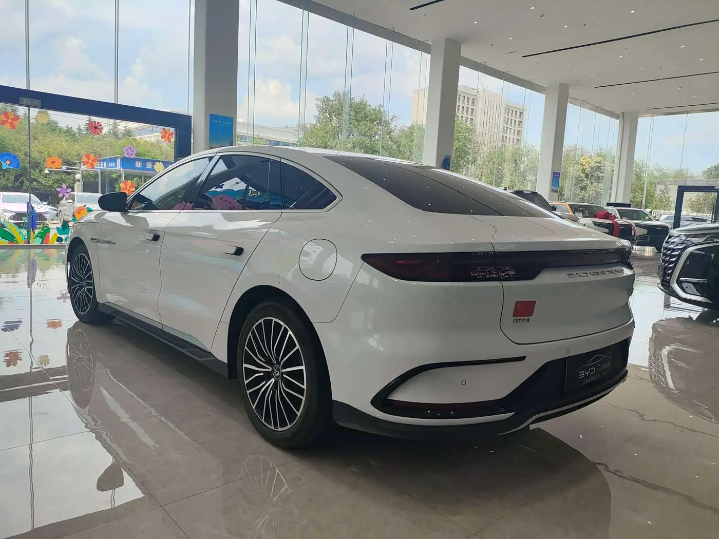 BYD Han 2022 — Photo 7/15
