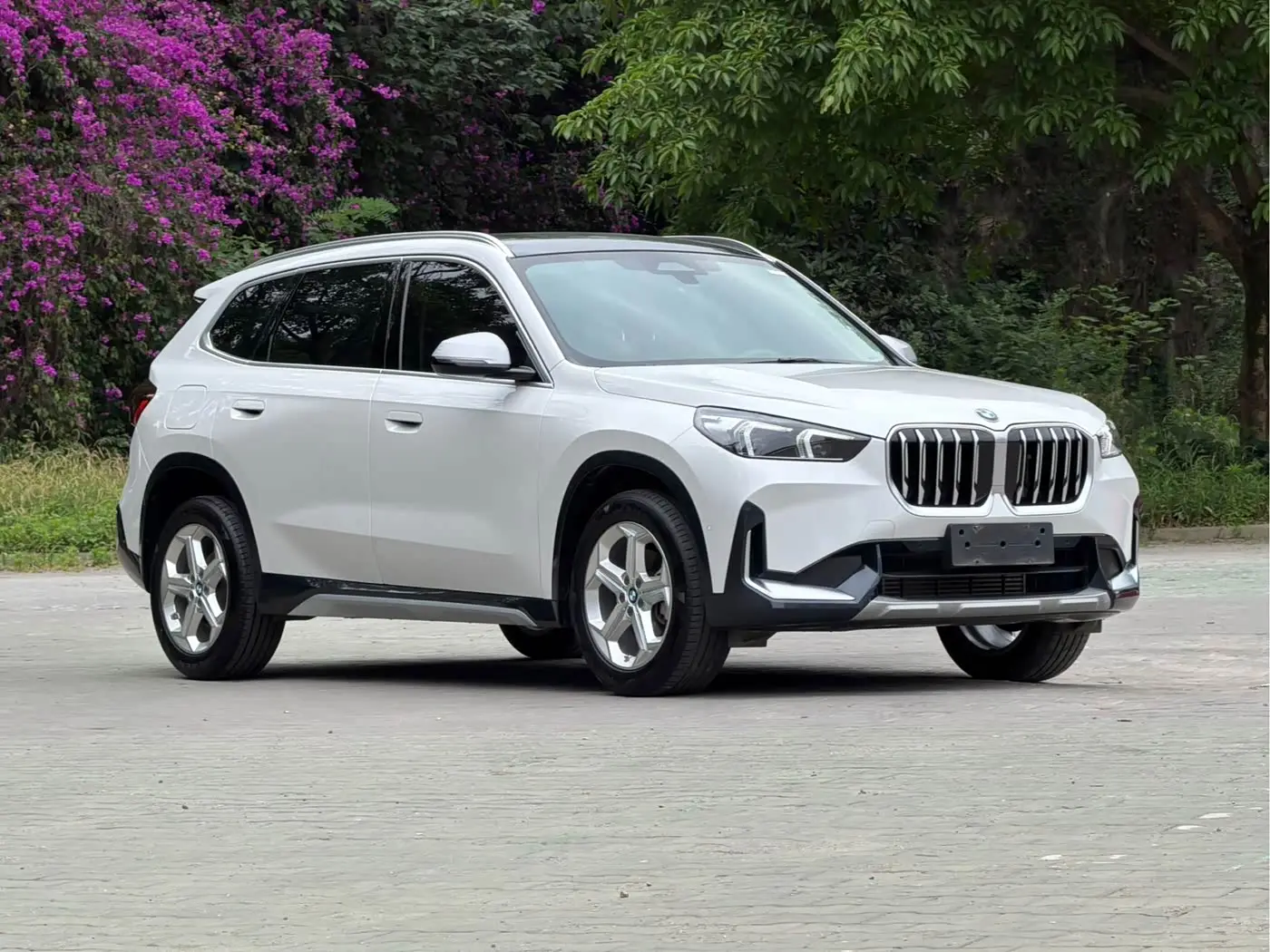 BMW X1 2023 — Photo 8/20